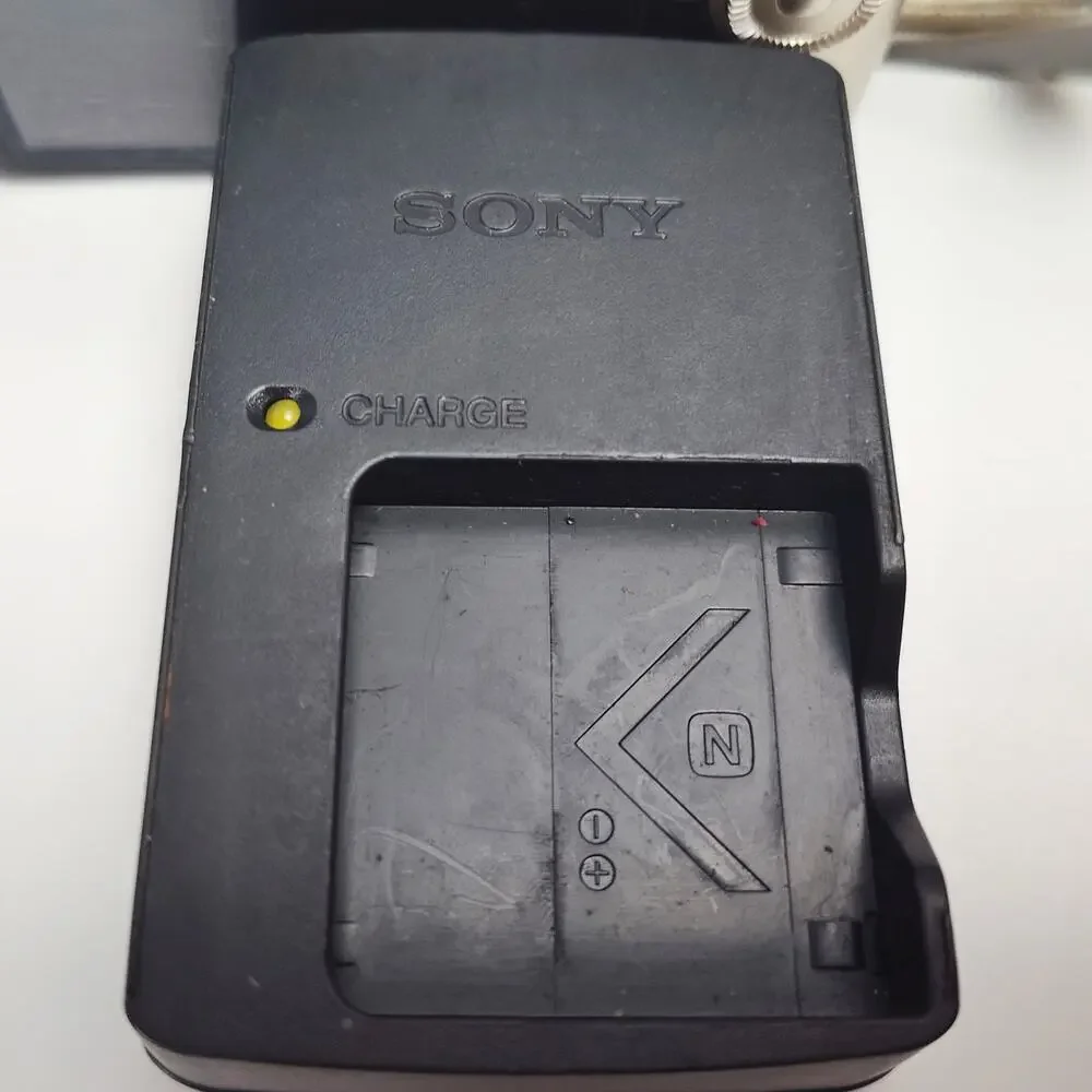 Sony Cyber-shot DSC-WX200 18.2MP 10x Zoom WiFi Gold Tested